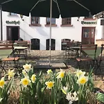 Hotel Und Wasserburg Zu
