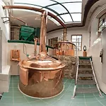 Wasserburg Zu 4*