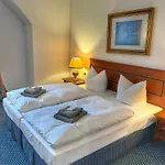 Hotel Und Wasserburg Zu