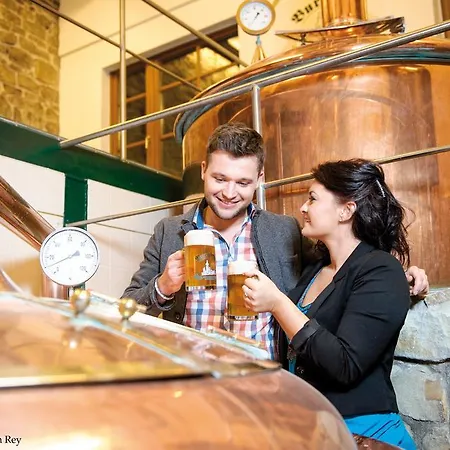 Hotel Und Wasserburg Zu