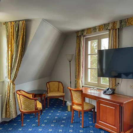 Wasserburg Zu 4*