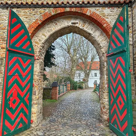 Wasserburg Zu فندق Gommern