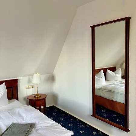 Hotel Und Wasserburg Zu