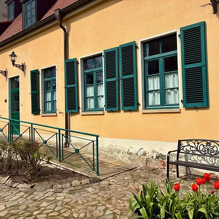 Wasserburg Zu فندق