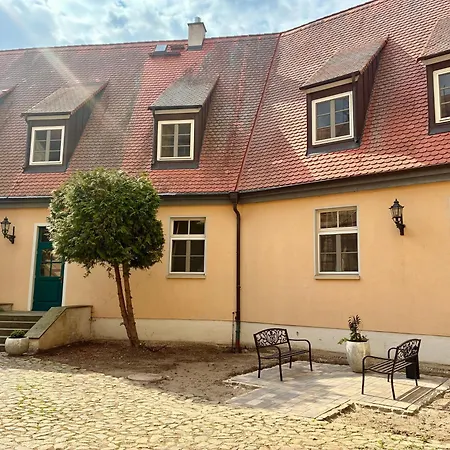 Wasserburg Zu فندق