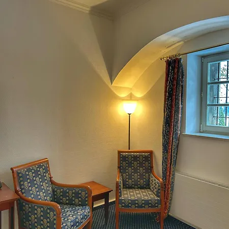 Wasserburg Zu 4*