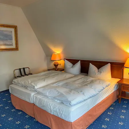 Hotel Wasserburg Zu 4*