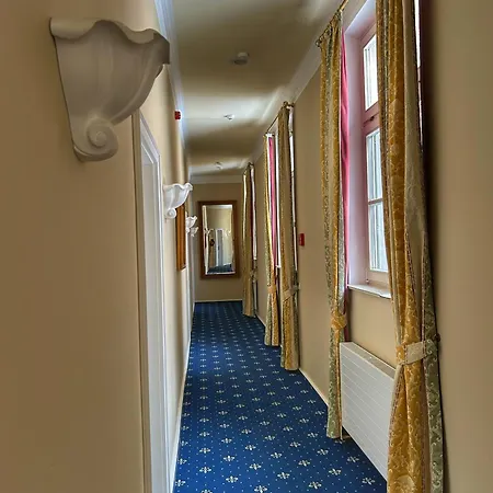 Wasserburg Zu Hotel Gommern