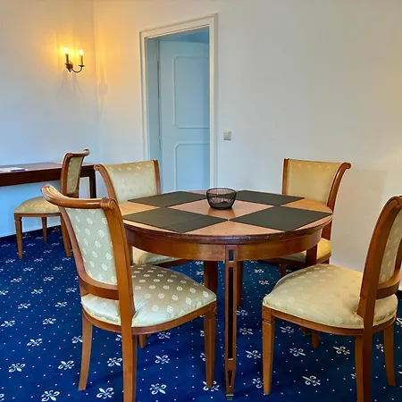 Und Wasserburg Zu Hotel Gommern