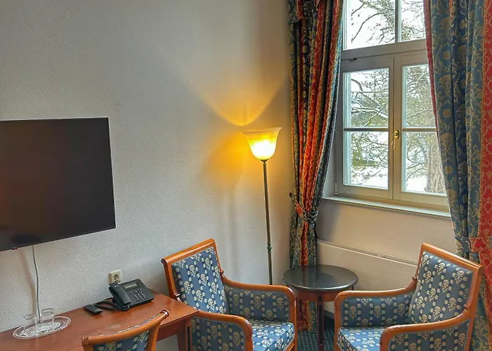 فندق Und Wasserburg Zu 4*