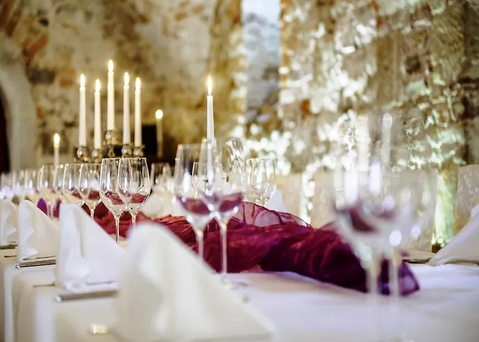 Hotel Und Wasserburg Zu