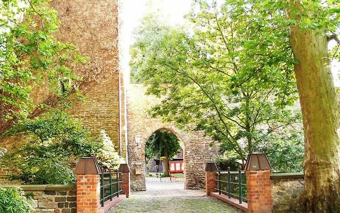 فندق Und Wasserburg Zu